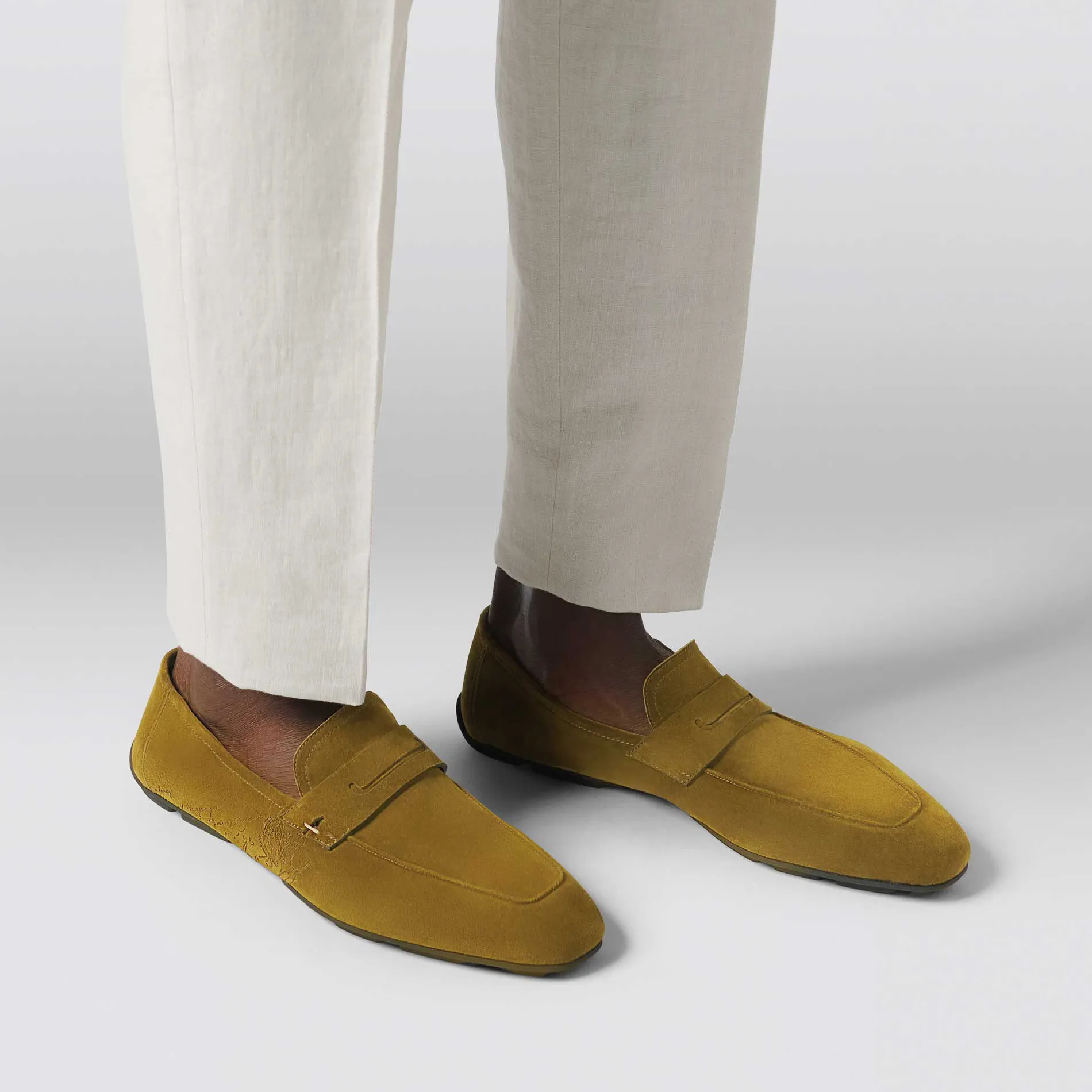 Berluti Mocassin Lorenzo Drive En Cuir De Veau Camoscio Scritto | Mocassins & Boucles
