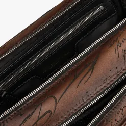 Berluti Pochette Formula 1003 En Cuir Scritto | Pochettes | Sacs De Voyage