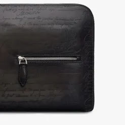 Berluti Pochette Nino Tgm En Cuir Scritto | Pochettes
