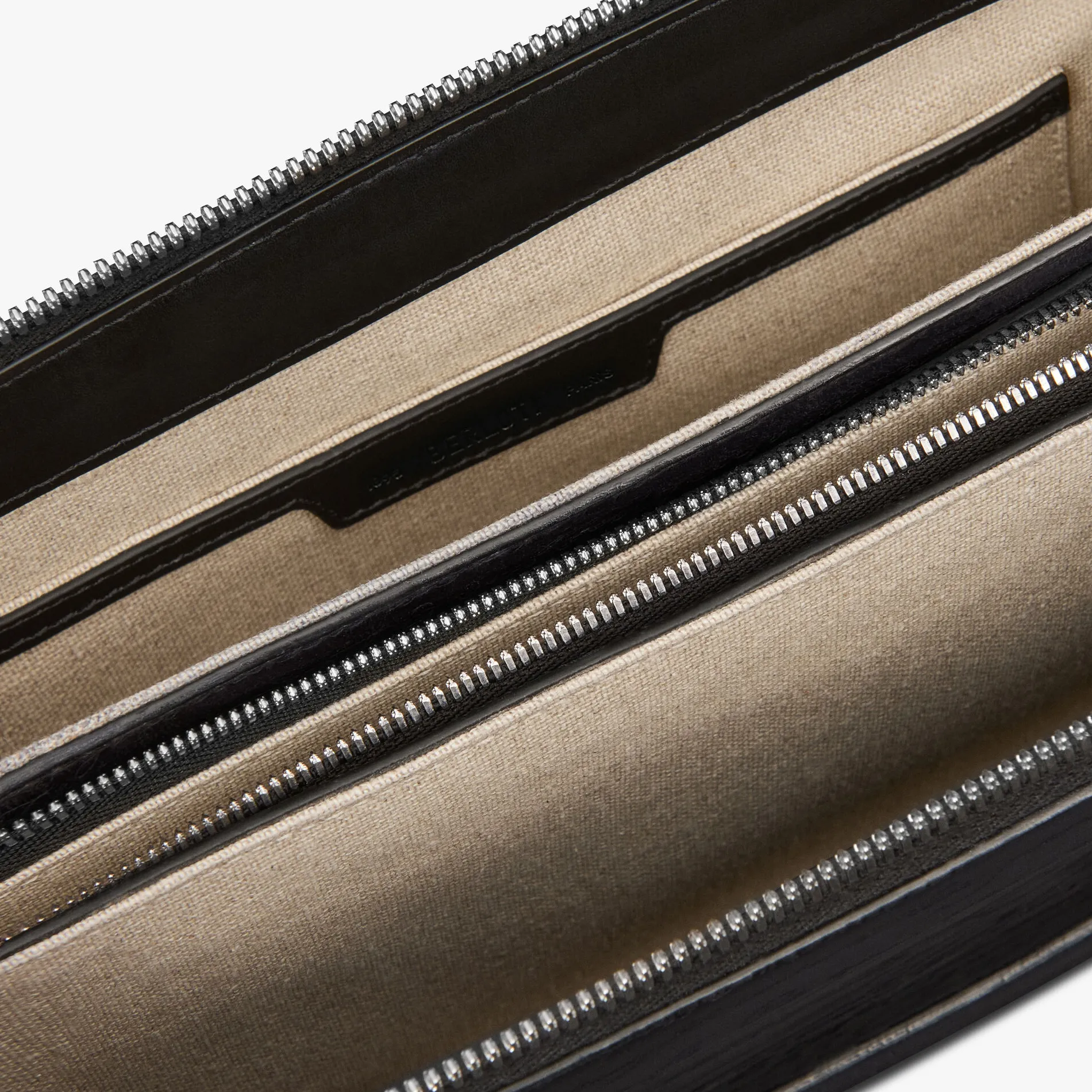 Berluti Pochette Zipp&eacute;e Tersio En Cuir Scritto | Pochettes | Portefeuilles