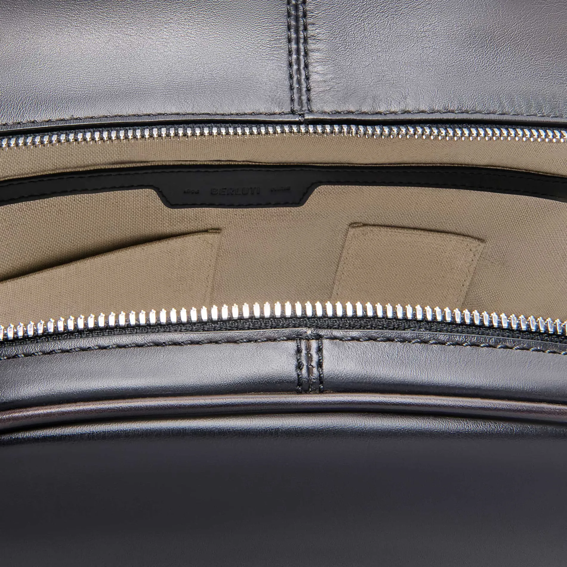 Berluti Sac &Agrave; Dos Time Off En Cuir Scritto Swipe | Sacs À Dos
