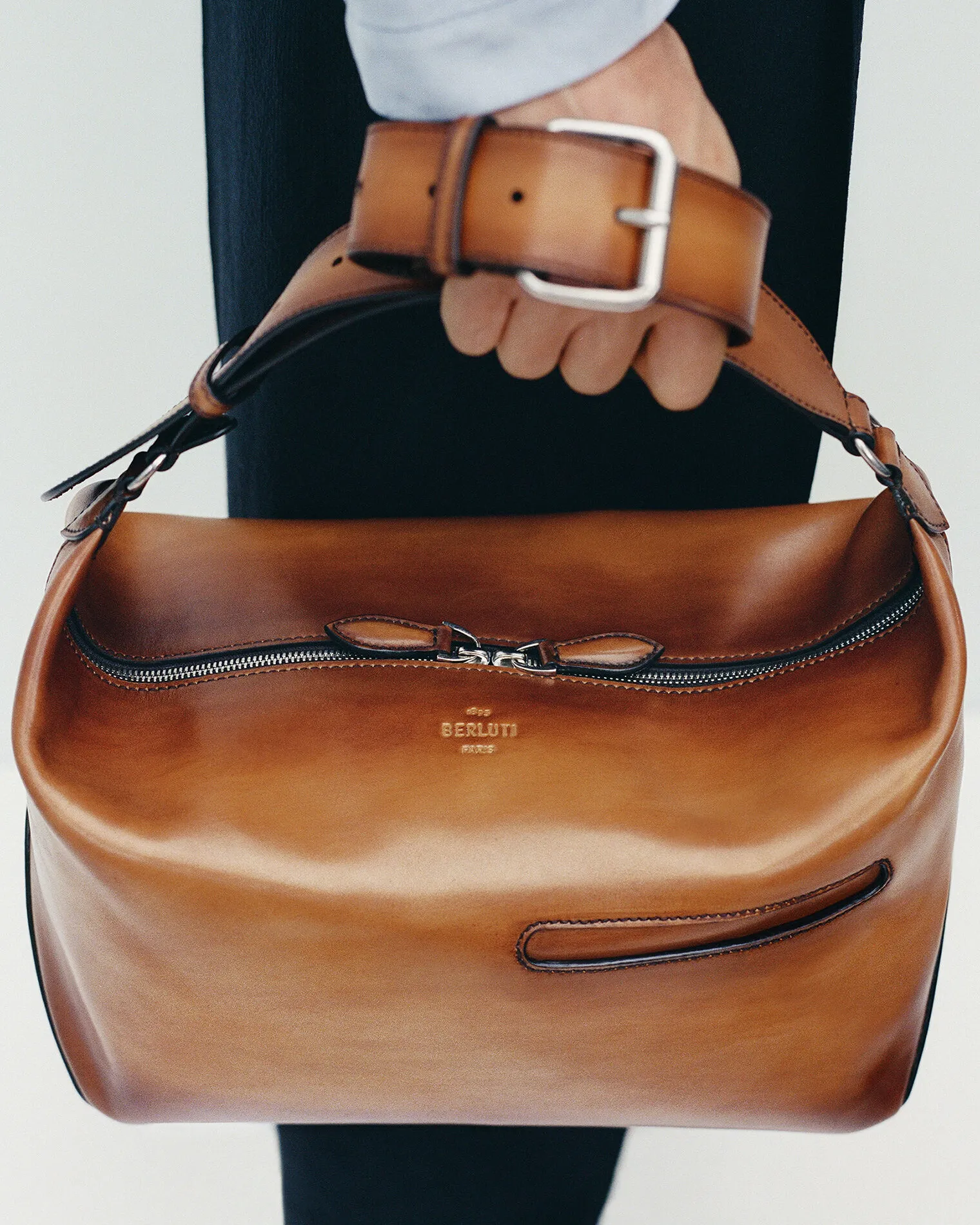 Berluti Sac Bandouli&egrave;re Toujours Soft Zipped Hobo En Cuir | Sacs Bandoulière